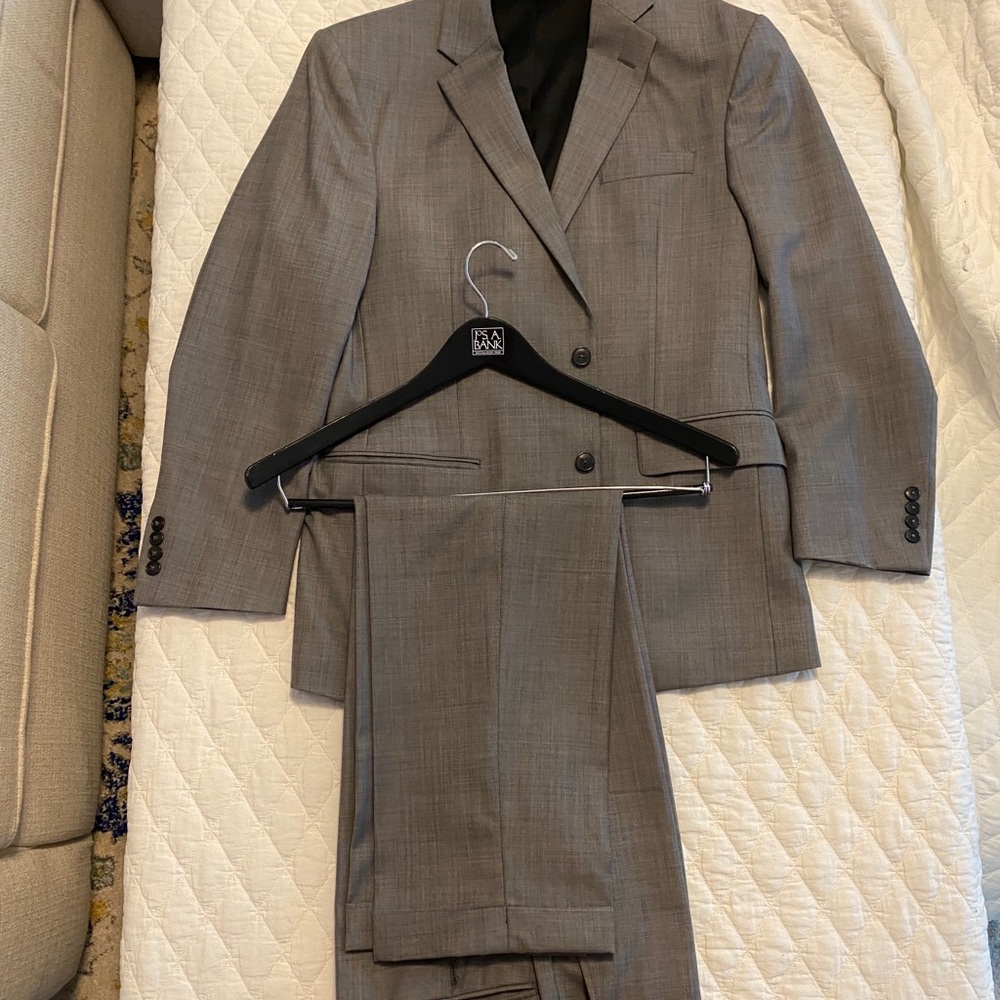 Suit - Picture 5 of 5